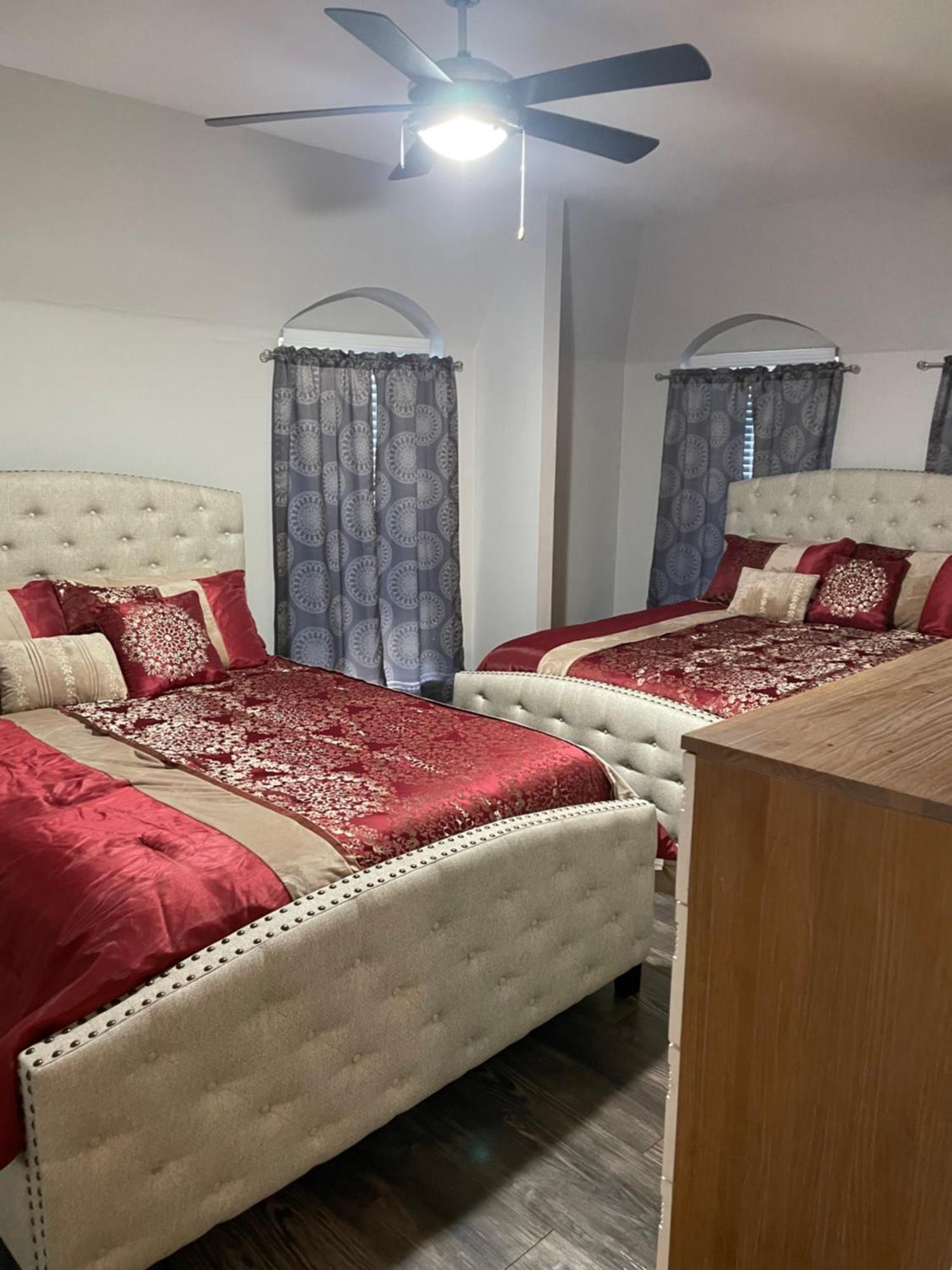 Huge One Bedroom With 2 Queen Size Beds Houston Eksteriør billede