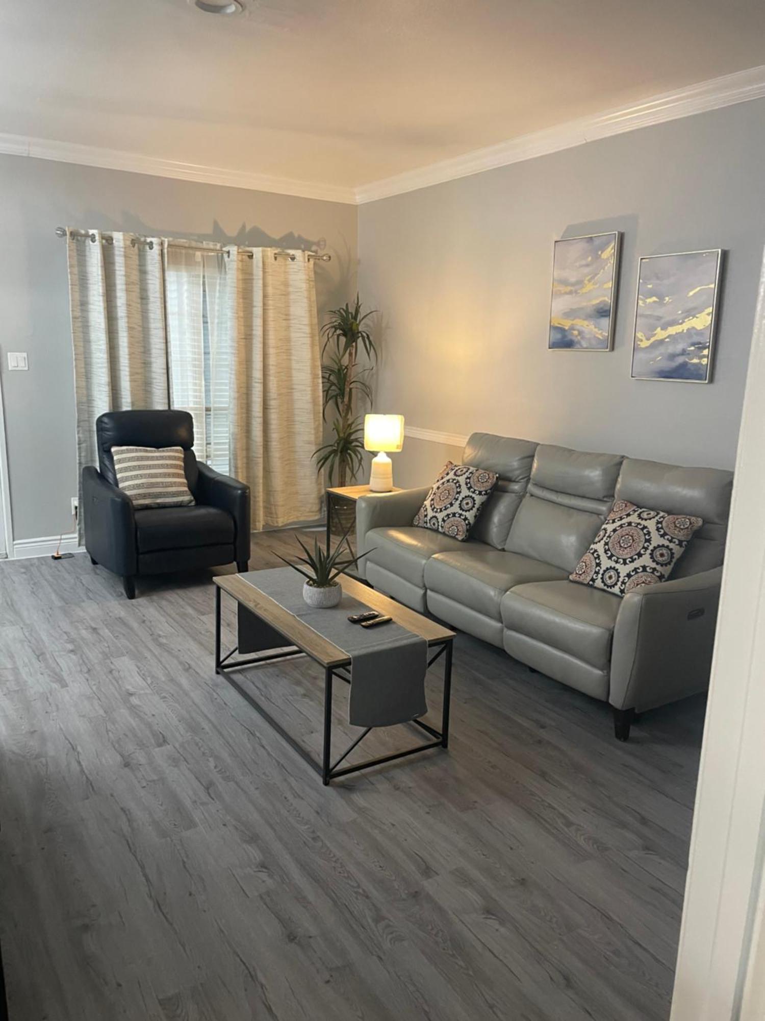 Huge One Bedroom With 2 Queen Size Beds Houston Eksteriør billede